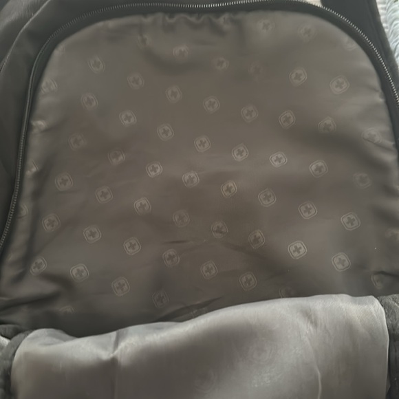 Swiss Gear Laptop backpack in black/ grey with laptop sleeve & tablet sleeve - Picture 6 of 16